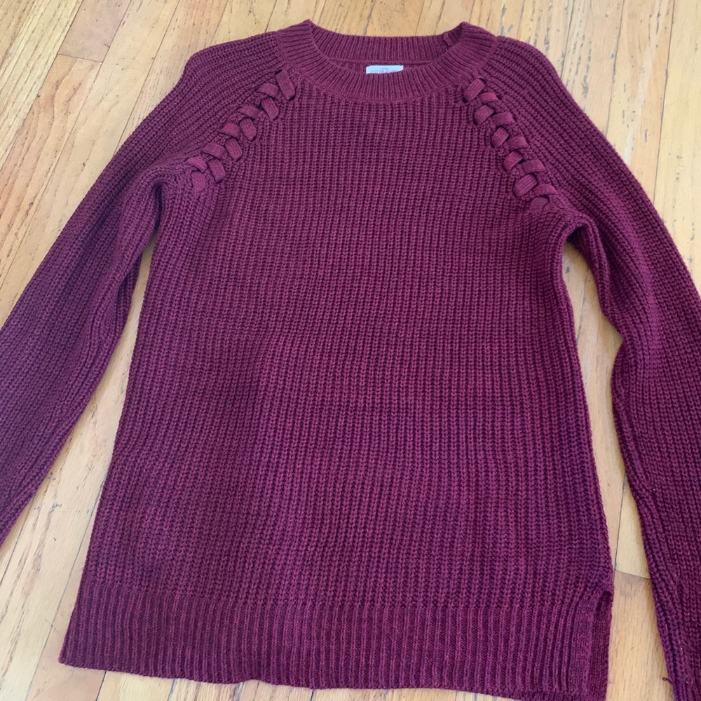maroon sweater